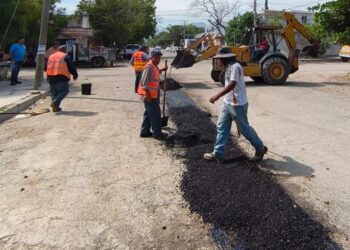 Mantiene Municipio acciones de bacheo en periodo vacacional.