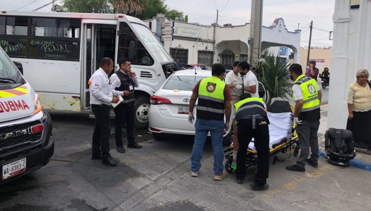 ¡Impactante choque deja cinco heridos en la calle 8 Guerrero!