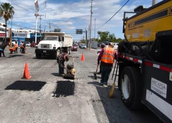 Llega bacheo a las colonias Nacozari, Del Periodista y Las Palmas.