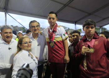 Supervisa Américo Villarreal proyectos productivos y deportivos en el sur de Tamaulipas