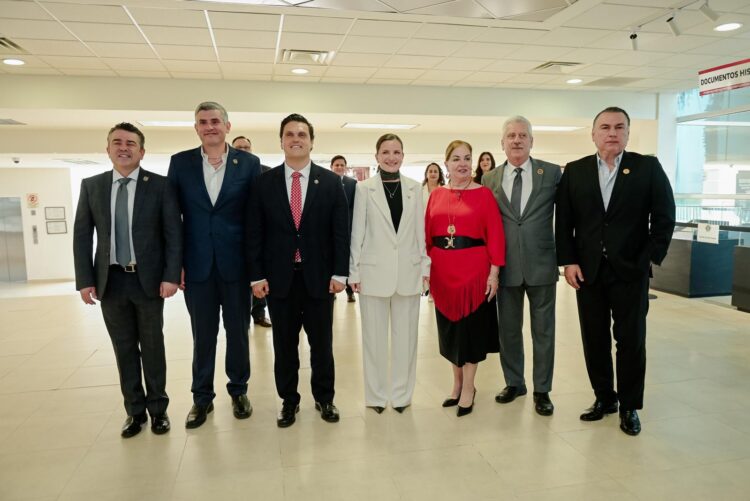 Comparece secretaria de Economía ante el Congreso; destaca visión humanista en la política económica del gobernador