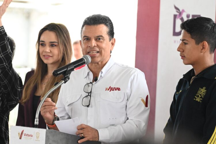 Mejora Municipio espacios educativos en la Secundaria General No. 8.