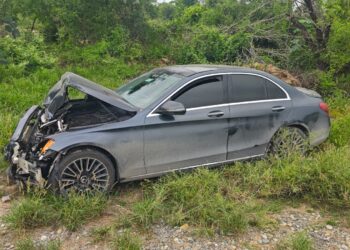 Accidente en carretera de Padilla deja una mujer lesionada; Guardia Estatal brinda auxilio