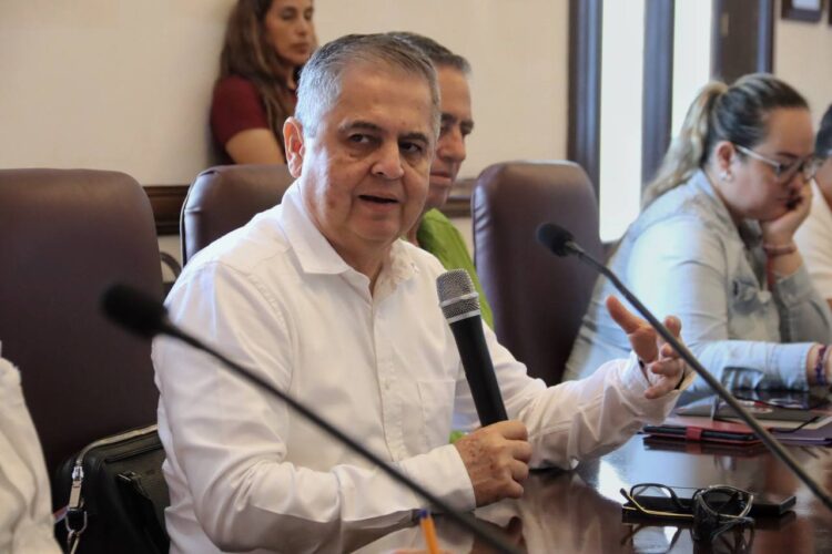 Sesiona Mesa del Agua municipal por ola de calor.