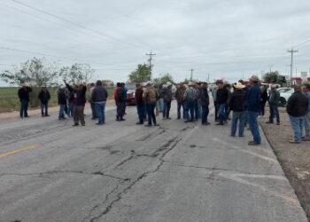 Productores bloquean carretera Victoria–Matamoros en San Fernando