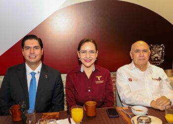 Secretaría de Salud y COEPRIS fortalecen acciones con la CANIRAC para proteger la salud de la población