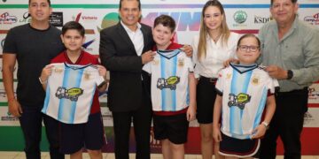 Uniforman Lucy y Lalo Gattás a selecciones del Mundialito DIF Victoria 2026.