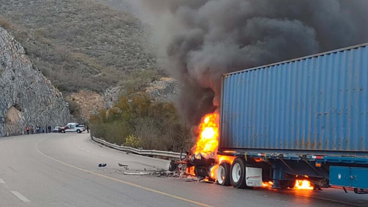 Persisten accidentes en la Rumbo Nuevo; reforzarán vigilancia y mantenimiento, admite Obras Públicas
