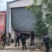 Autoridades federales decomisaron unidades con blindaje de agencia, cartuchos y un inmueble en la colonia Campestre