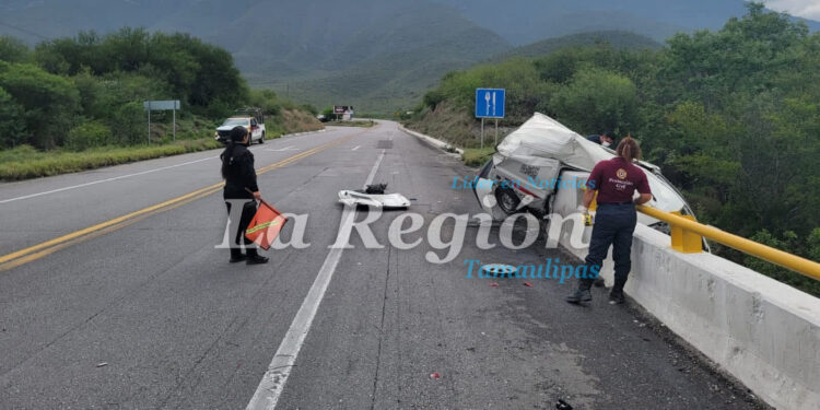 Muere copiloto tras brutal accidente en Jaumave; conductor lucha por sobrevivir