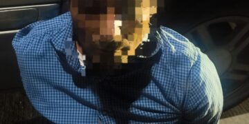 Guardia Estatal detiene a dos hombres presuntamente involucrados en robo a comercio