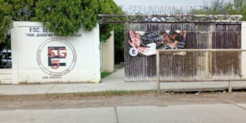 Denuncian padres deshidratación de alumnos en la Secundaria General Número 5