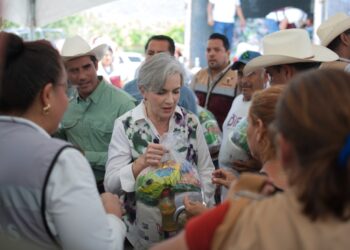 DIF Tamaulipas acerca servicios gratuitos a familias de Llera con la brigada Transformando Familias