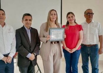 Reconocen a Karla Ávalos con el Mérito Ciudadano 2026