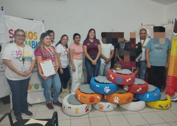 Adolescentes en conflicto con la Ley Penal elaboran y donan camas para mascotas con material reciclado
