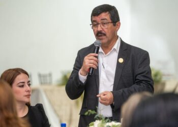 Festejan a maestros de Familia UAT
