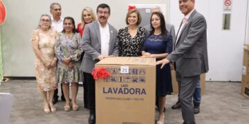 Reconoce Dámaso Anaya labor docente como pilar en la transformación de la UAT