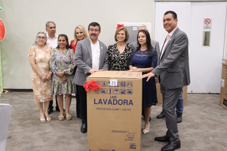 Reconoce Dámaso Anaya labor docente como pilar en la transformación de la UAT