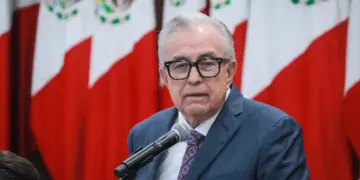 Rubén Rocha pide licencia como gobernador de Sinaloa; rechaza acusaciones de EU