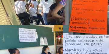 ¡YA BASTA! Padres explotan por falta de luz en escuela de Jaumave; niños sufren calor extremo y comida se echa a perder