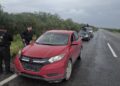 Guardia Estatal auxilia a automovilista varada en la carretera Victoria–Matamoros