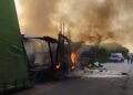 Tragedia en la carretera Tampico-Valles: choque entre tráileres deja dos muertos tras incendio de unidades