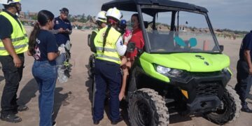Rescatan a dos personas en Playa Miramar; Guardia Estatal activa operativo de auxilio
