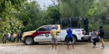 Guardia Estatal rescata a personas atrapadas tras hundimiento de tubular en río de Ciudad Victoria