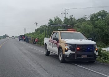Guardia Estatal auxilia a conductores tras derrape en la carretera Victoria-Monterrey