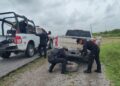 Guardia Estatal brinda apoyo a conductora tras ponchadura en carretera de San Fernando