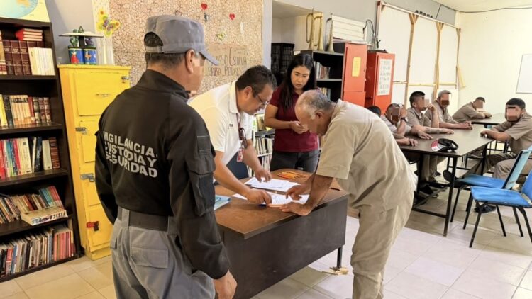 Internos del CEDES Reynosa avanzan en su educación con exámenes de primaria y secundaria