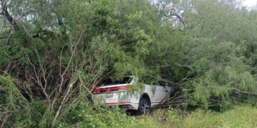 Guardia Estatal brinda apoyo a viajeros tras derrape en carretera Victoria-Matamoros