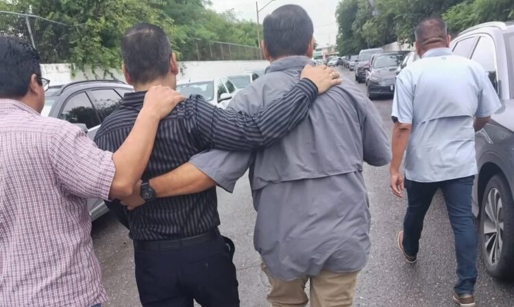 Detienen a maestro que denunció presunta corrupción en la SET genera polémica e inconformidad
