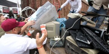 Reciclatón 2026: cientos de familias aprovechan para deshacerse de aparatos electrónicos en Tamaulipas