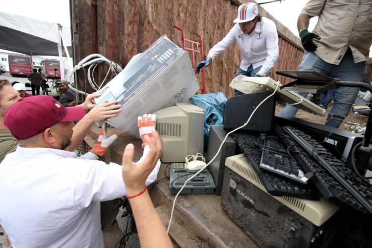 Reciclatón 2026: cientos de familias aprovechan para deshacerse de aparatos electrónicos en Tamaulipas