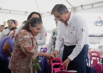 Américo y María de Villarreal llevan atención integral a las familias de Nuevo Morelos