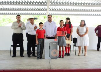 Mejora SET condiciones educativas con Jornadas Tecnológicas “Transformando tu Escuela”