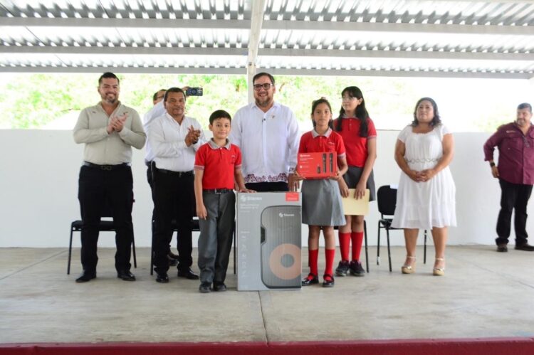 Mejora SET condiciones educativas con Jornadas Tecnológicas “Transformando tu Escuela”