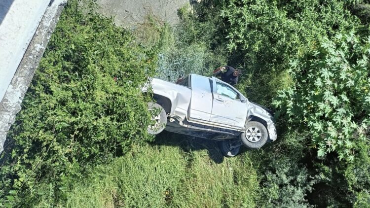 Guardia Estatal auxilia a conductor tras accidente en la carretera Victoria-Matamoros