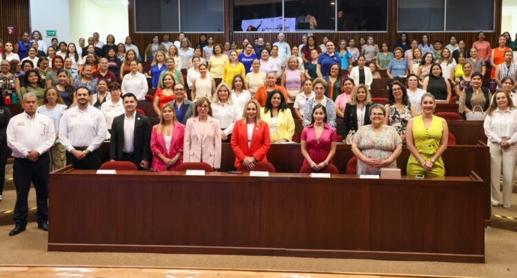 Impulsa la UAT talleres de motivación y liderazgo para mujeres