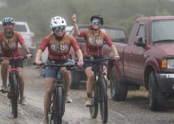 Participa SEDENER en rodada ciclista por el Día Mundial del Viento
