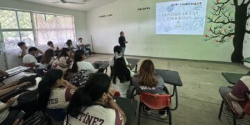Fiscalía lleva pláticas de prevención a jóvenes de Telebachillerato en Ciudad Victoria