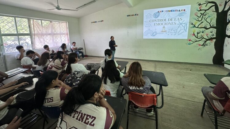 Fiscalía lleva pláticas de prevención a jóvenes de Telebachillerato en Ciudad Victoria