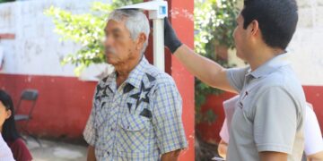 Brinda SEBIEN y Salud atención en Comedores de Bienestar