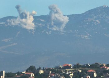 Israel y Hezbolá mantienen la tensión pese al supuesto alto el fuego; ataques frenan diálogo entre Irán y EU