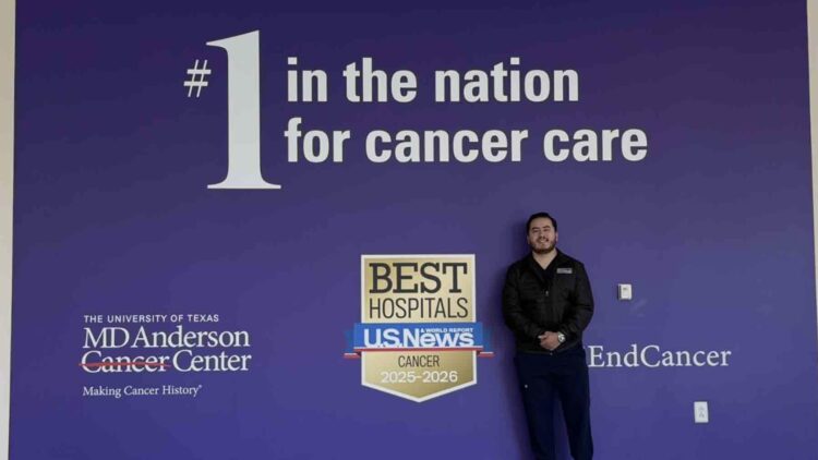 Egresado de la UAG fortalece la investigación clínica contra el cáncer