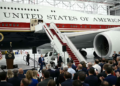 Trump presenta el nuevo Air Force One: el Boeing 747-8 de lujo que reemplazará al avión presidencial histórico