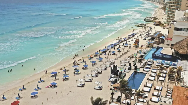 Otra realidad: estudio académico revela insatisfacción laboral entre trabajadores hoteleros de Cancún