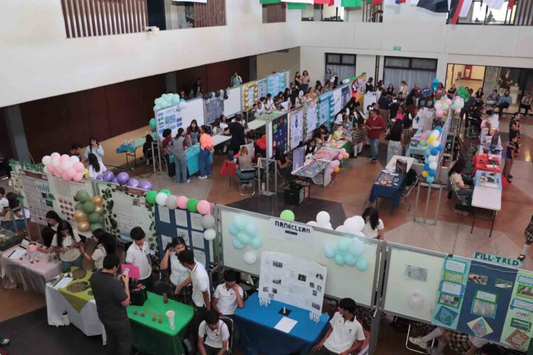 Alumnos de educación básica y media presentan proyectos científicos