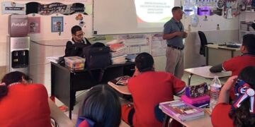 Concientizan a estudiantes sobre consecuencias de cometer delitos